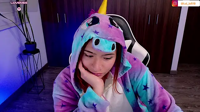 ImLui_lu Show in webcam