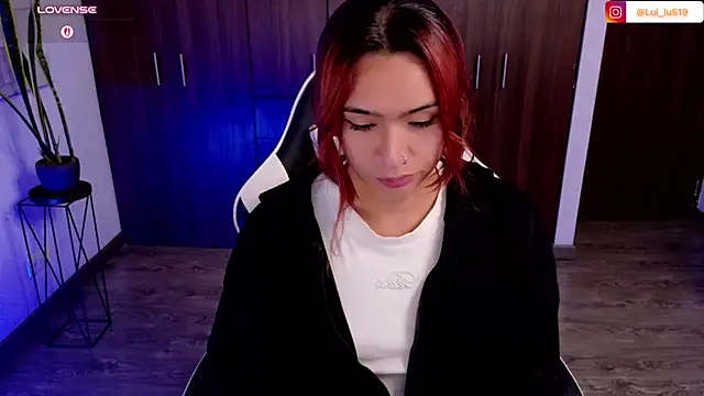 ImLui_lu Show in webcam