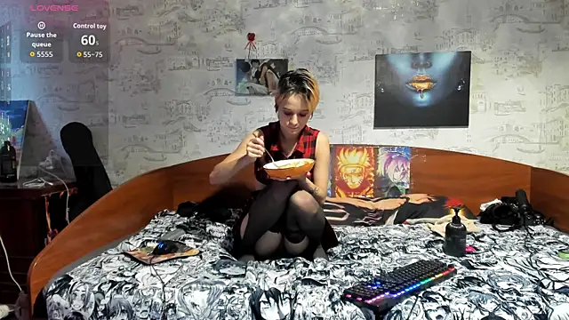 KagamiTayga Adlı Modelin Canlı XXX Sohbeti