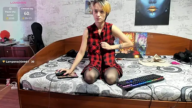 KagamiTayga Chat XXX in diretta