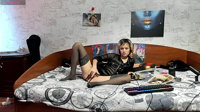KagamiTayga Chat XXX in diretta