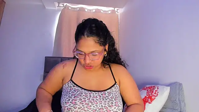 Chat +18 de iriss_25 ao vivo