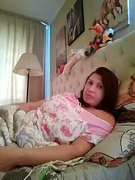 Show modela ROXOLANAA_SEXY na web-kameri