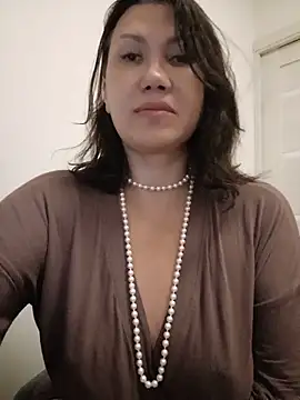 ห้องแชทสดของ ROXOLANAA_SEXY