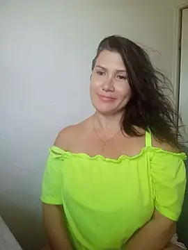 Chatroom en direct de ROXOLANAA_SEXY