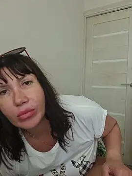 ROXOLANAA_SEXY Adlı Modelin Canlı XXX Sohbeti