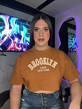 Pokazy przed kamerką – Naughtysofiaa