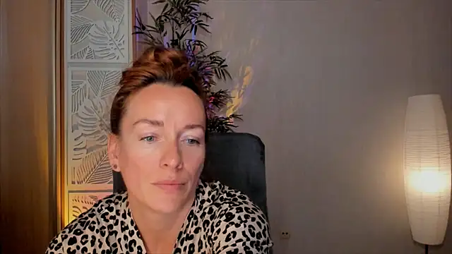 RebeccaMartinez Adlı Modelin Canlı XXX Sohbeti
