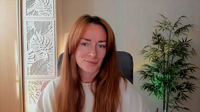 RebeccaMartinez Show in webcam