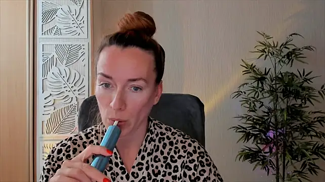 RebeccaMartinez Webcam-Show