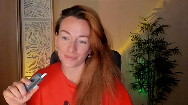 RebeccaMartinez Show in webcam