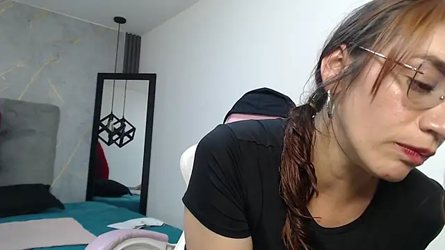 JessiDoveeのライブXXXチャット