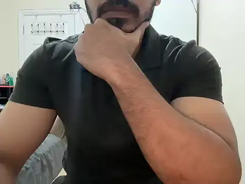 Show modela celibate-monk na web-kameri