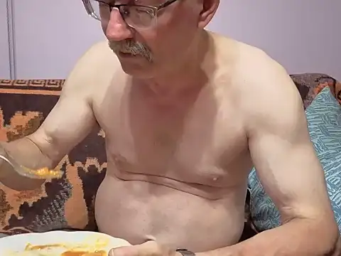 הופעת וובקאם של cumloverboyxx69