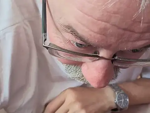 cumloverboyxx69 在線直播表演