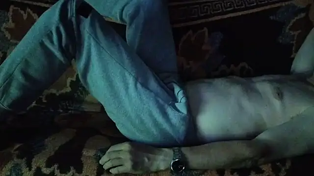 Pokazy przed kamerką – cumloverboyxx69