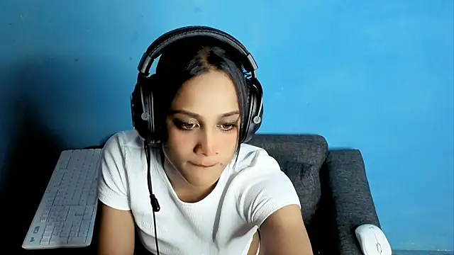 Eroticteasexoxox's Webcam Show