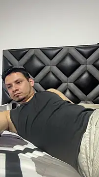 Rick_Adams Show in webcam