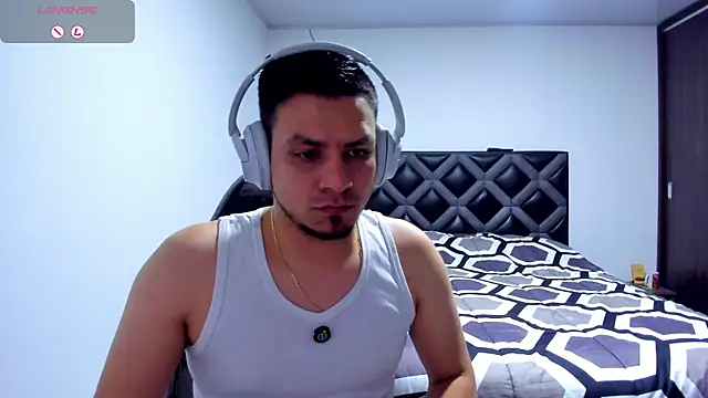 Rick_Adams Show in webcam