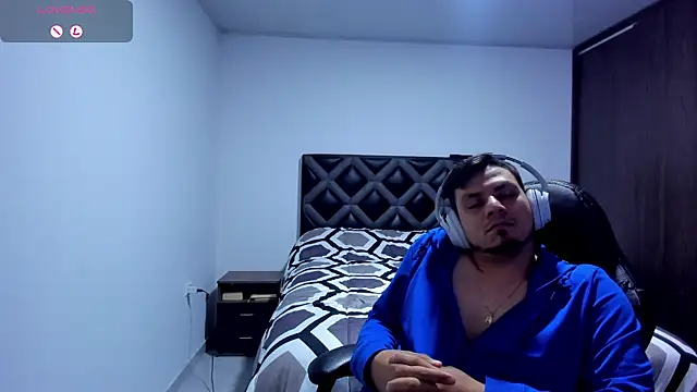 Rick_Adams Show in webcam