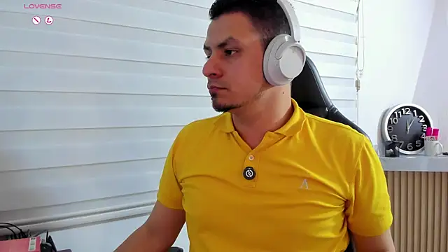 Rick_Adams Show in webcam