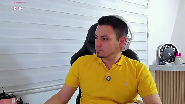 Rick_Adams Show in webcam