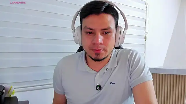 Rick_Adams Show in webcam