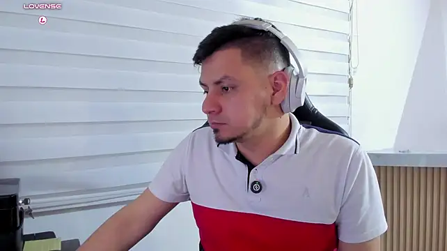 Show modela Rick_Adams na web-kameri