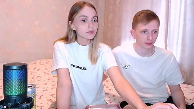 Pokazy przed kamerką – juliaanddima