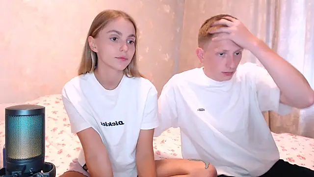 juliaanddima's Live XXX Chat
