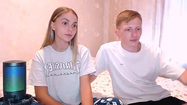 juliaanddima's Live XXX Chat