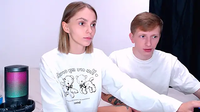 Show modela juliaanddima na web-kameri