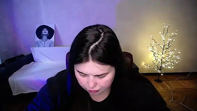 دردشة Emily_Mo الجنسية المباشرة