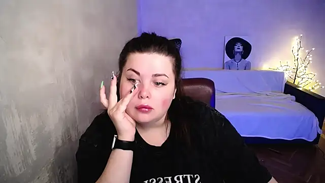 Chat +18 de Emily_Mo ao vivo