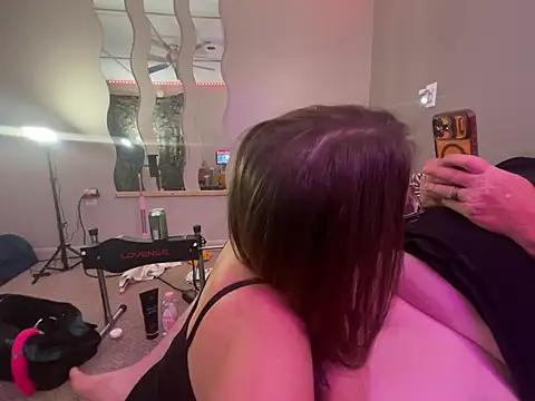 הופעת וובקאם של 1Lustfully_yours