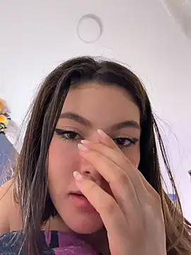הופעת וובקאם של Your_Honeey