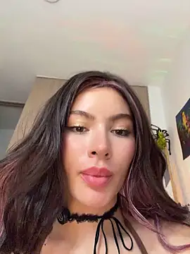Lizzy_Mei Show in webcam