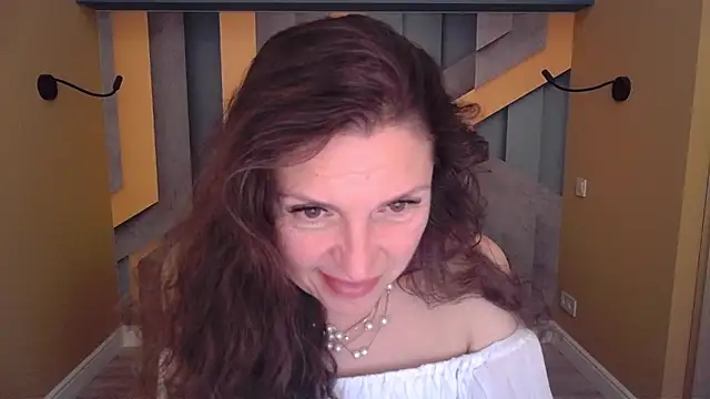 EllaLong Chat XXX in diretta