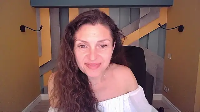 EllaLong's Live XXX Chat