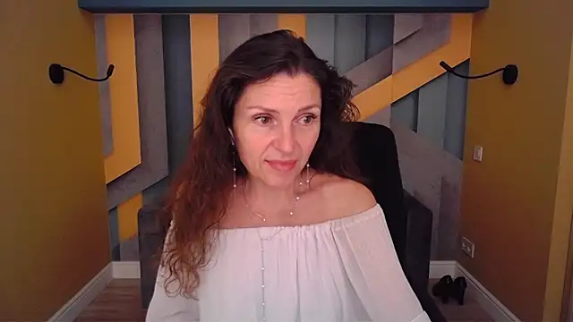 EllaLong Adlı Modelin Canlı XXX Sohbeti