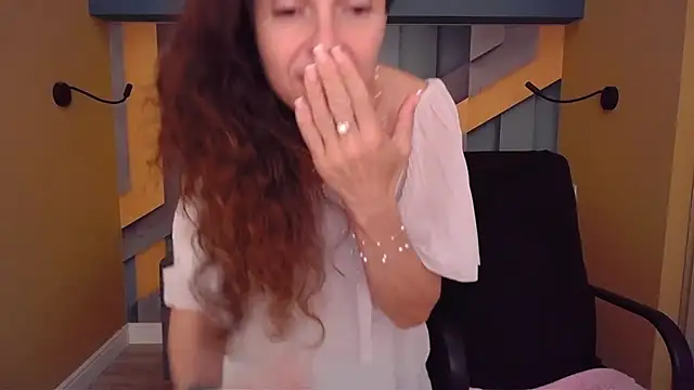دردشة EllaLong الجنسية المباشرة
