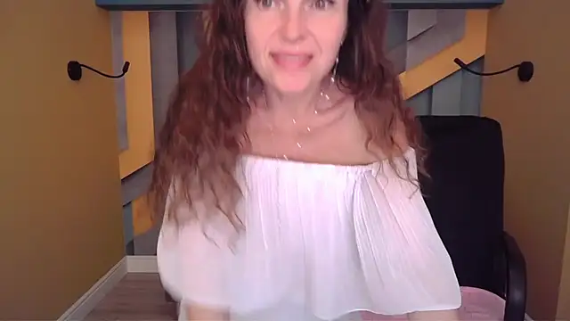 Chatroom XXX en direct de EllaLong