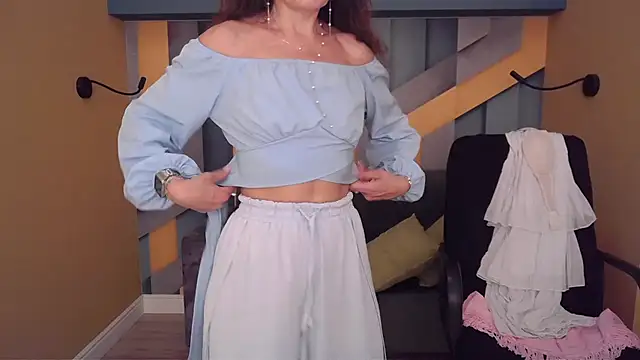 EllaLong's Live XXX Chat