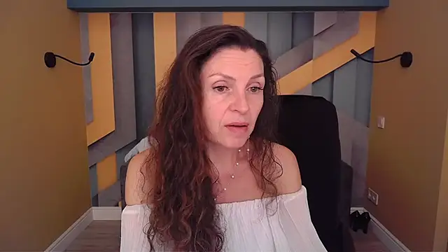 EllaLong's Live XXX Chat