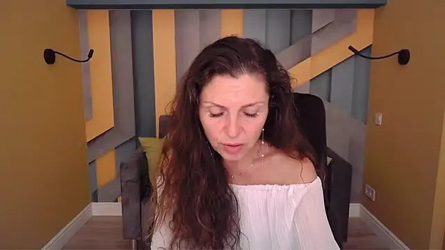 EllaLong's Live XXX Chat