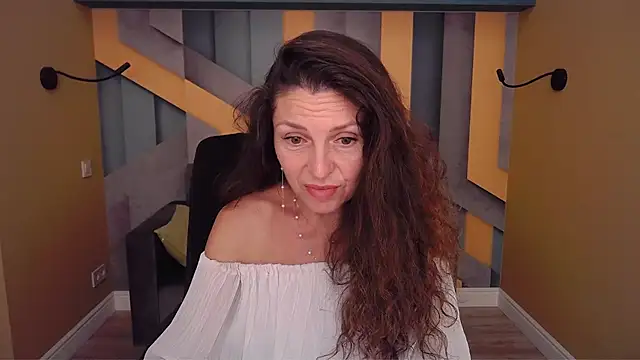 EllaLong Live XXX Chat
