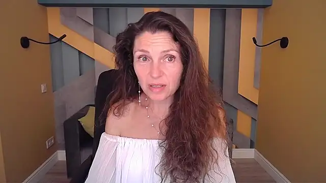 EllaLong's Live XXX Chat