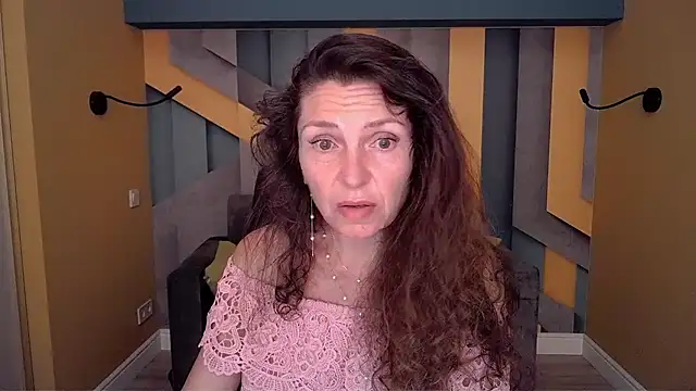 EllaLong's Live XXX Chat
