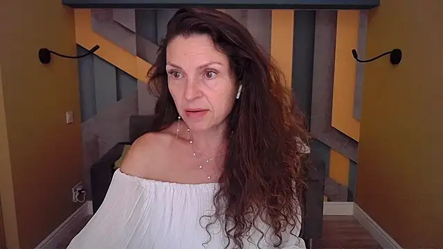 EllaLong live XXX chat