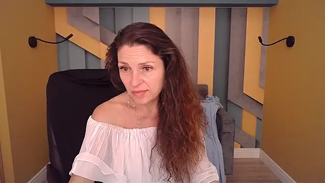 EllaLong Chat XXX in diretta